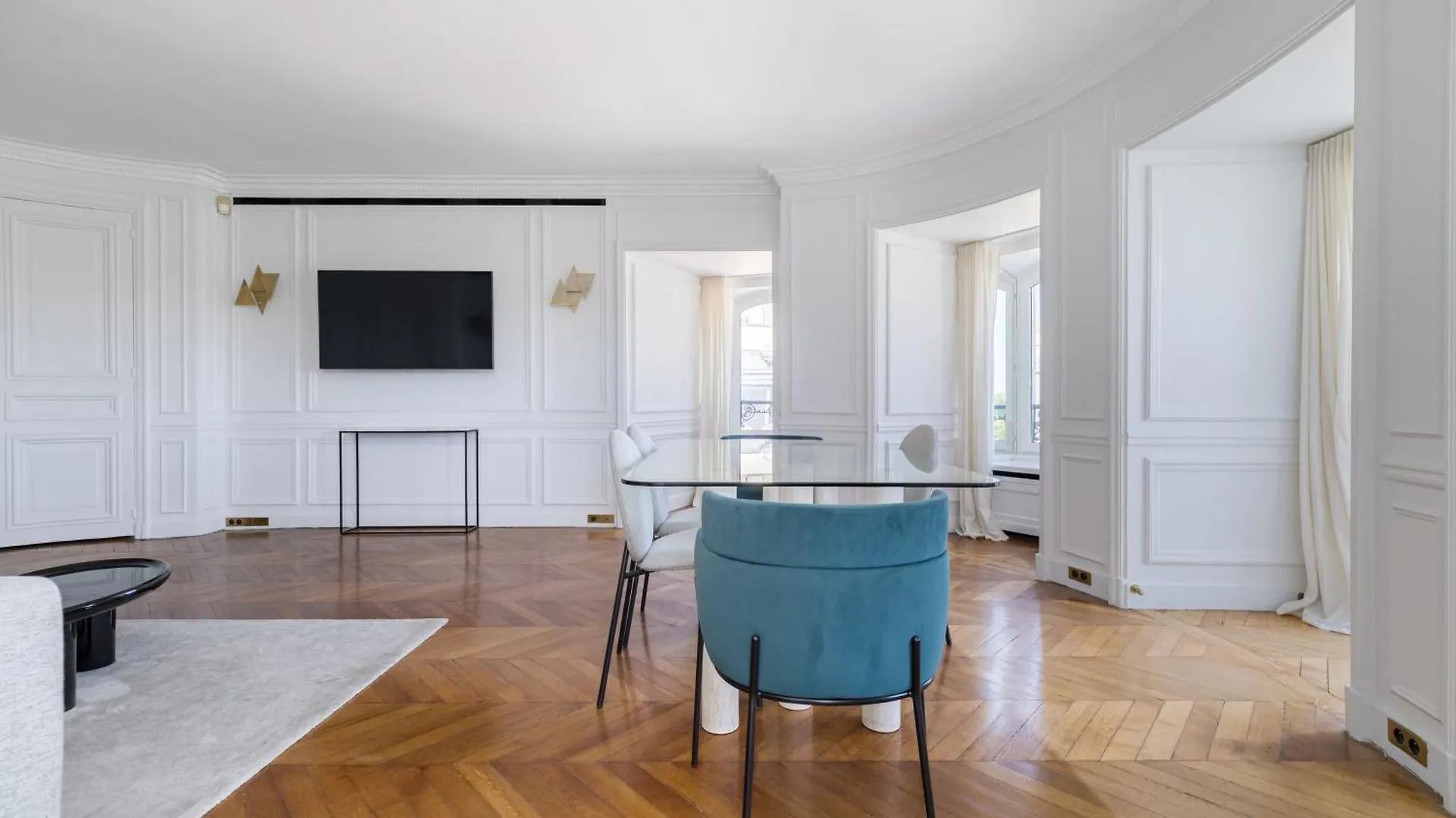 Luxury Apartments - Avenue Montaigne Paris