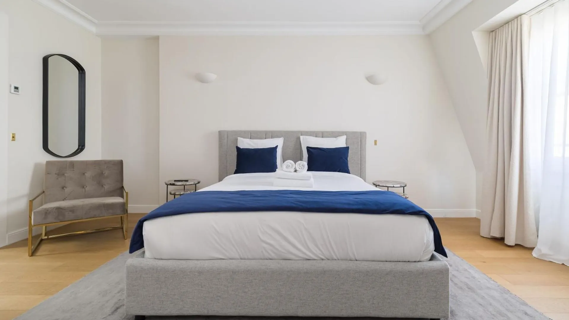 Luxury Apartments - Avenue Montaigne Paris