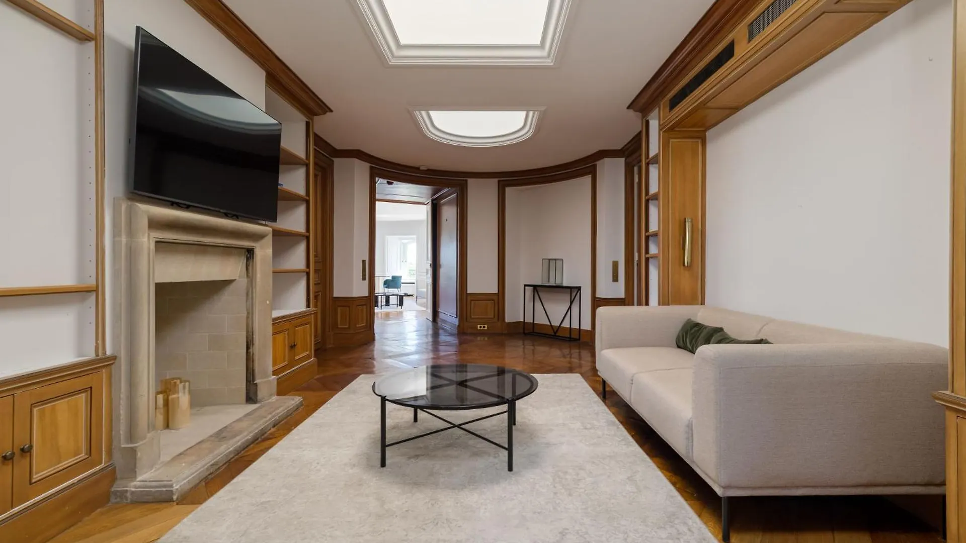 Luxury Apartments - Avenue Montaigne Paris