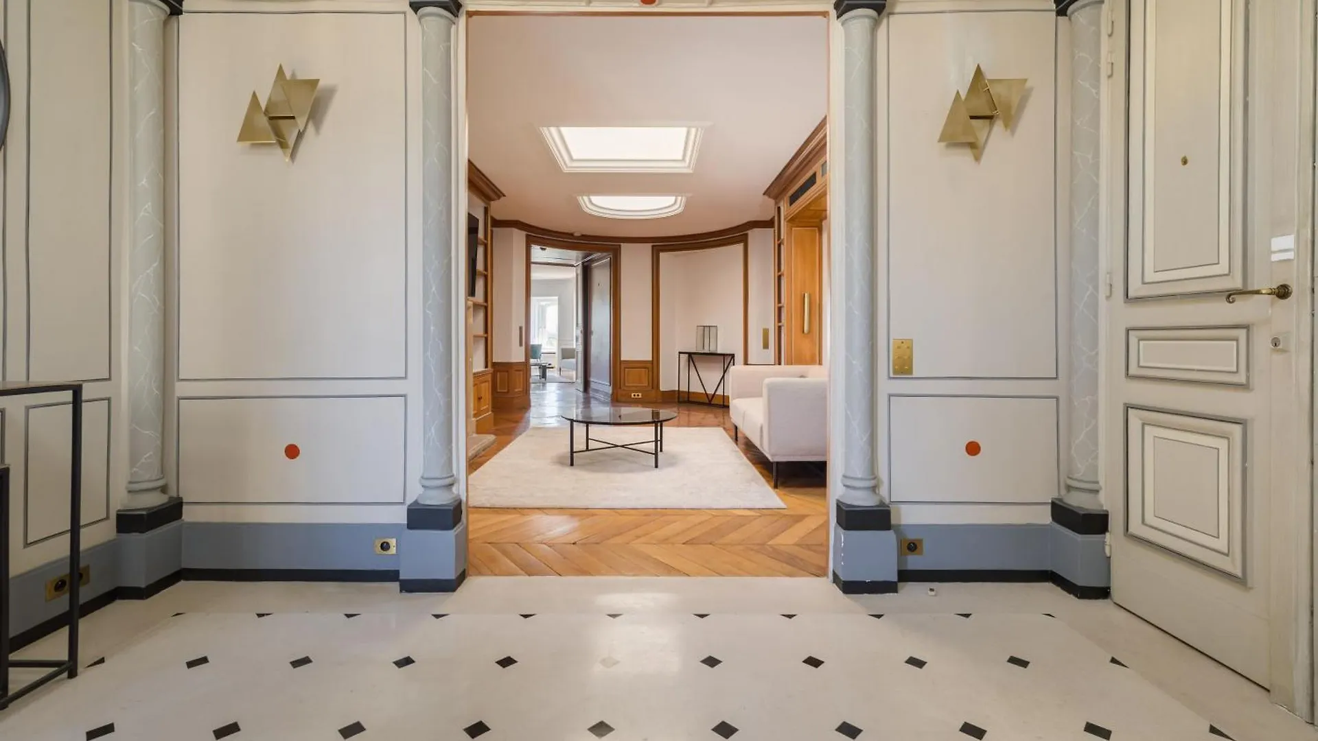 Luxury Apartments - Avenue Montaigne Paris 0*,