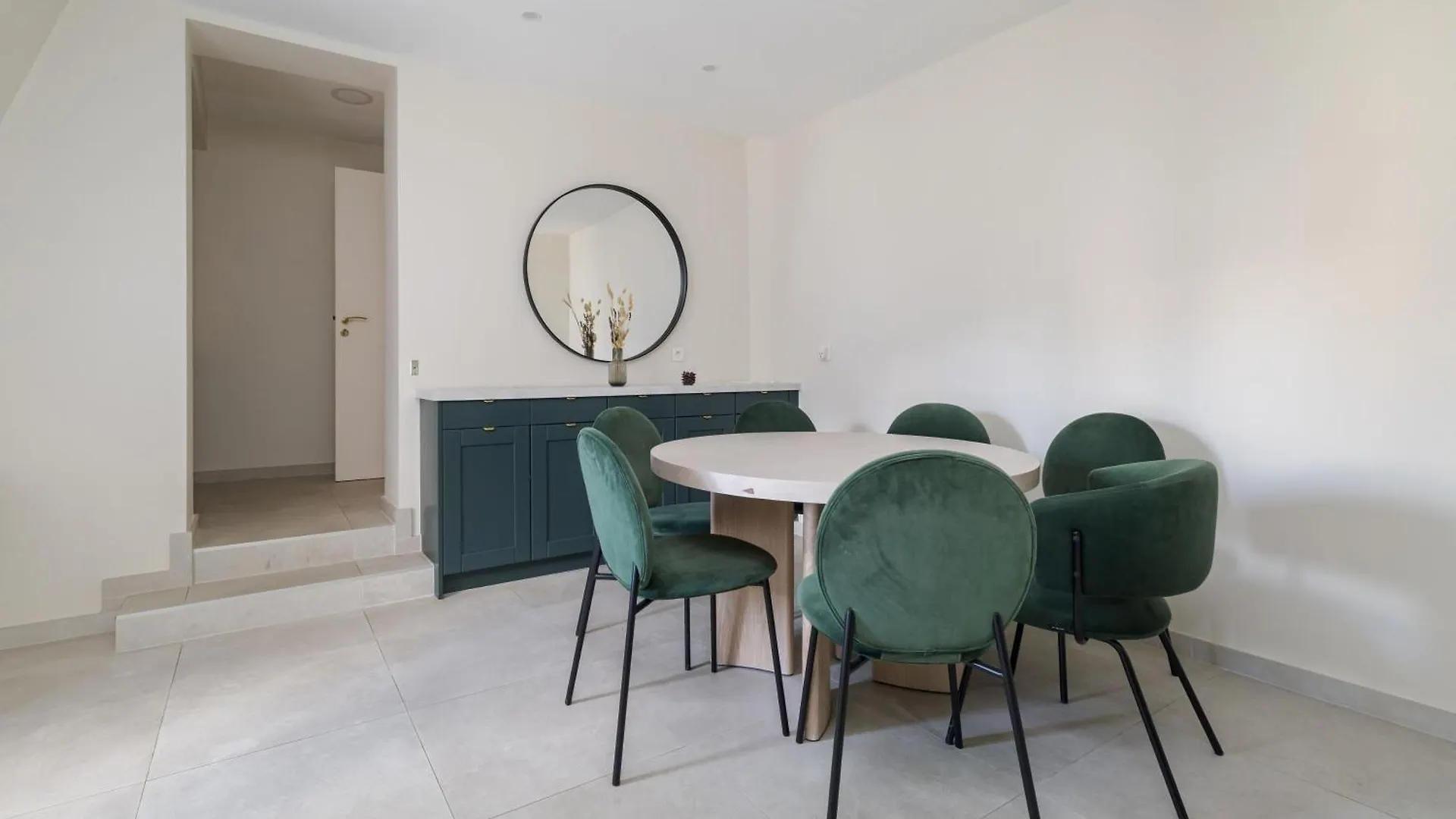 Luxury Apartments - Avenue Montaigne Paris