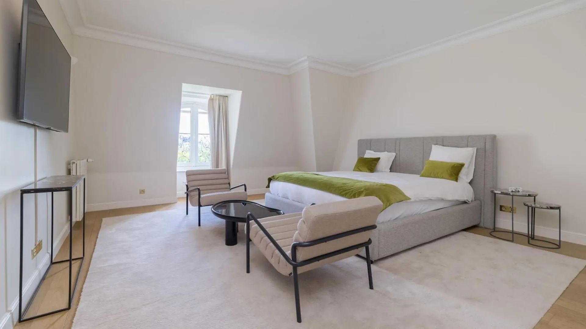 Luxury Apartments - Avenue Montaigne Paris 0*,