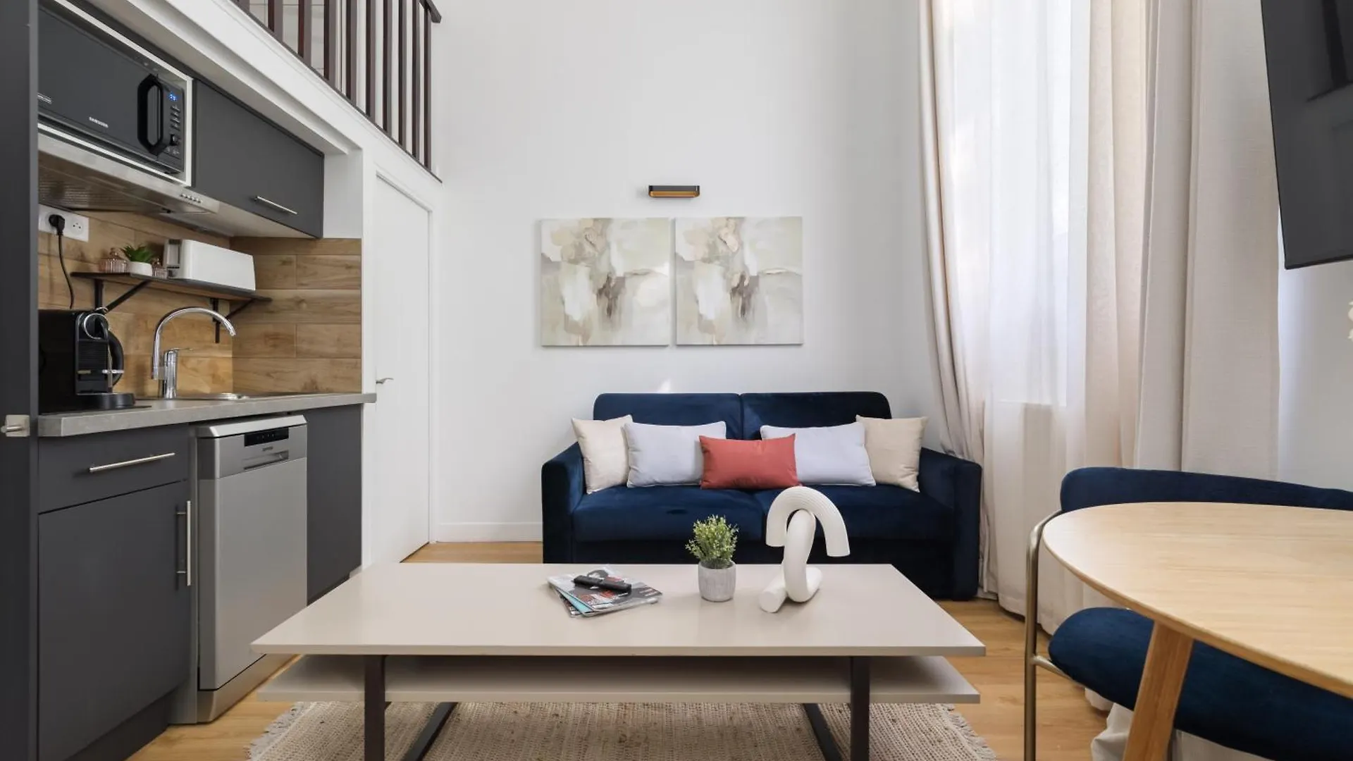 Luxury Apartments - Avenue Montaigne Paris