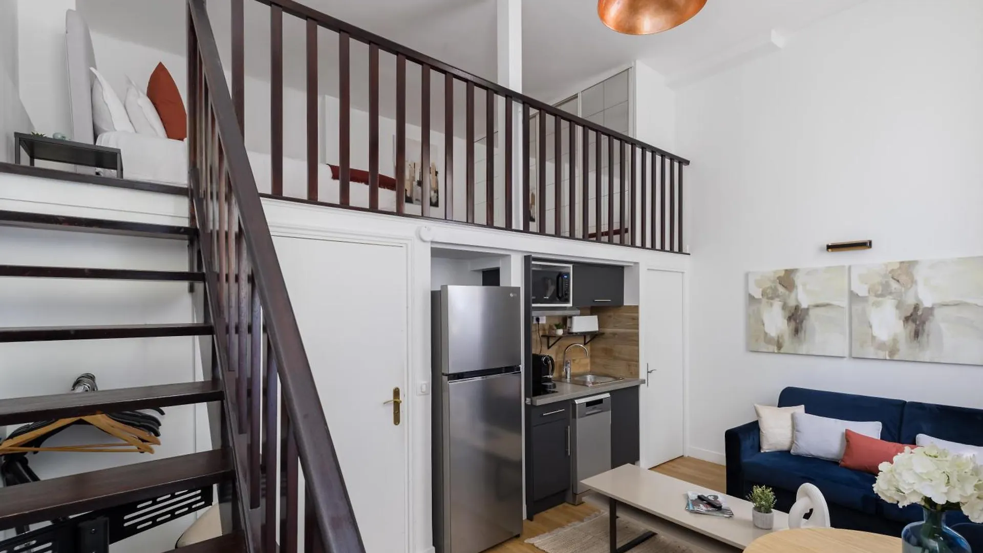 Luxury Apartments - Avenue Montaigne Париж Франция