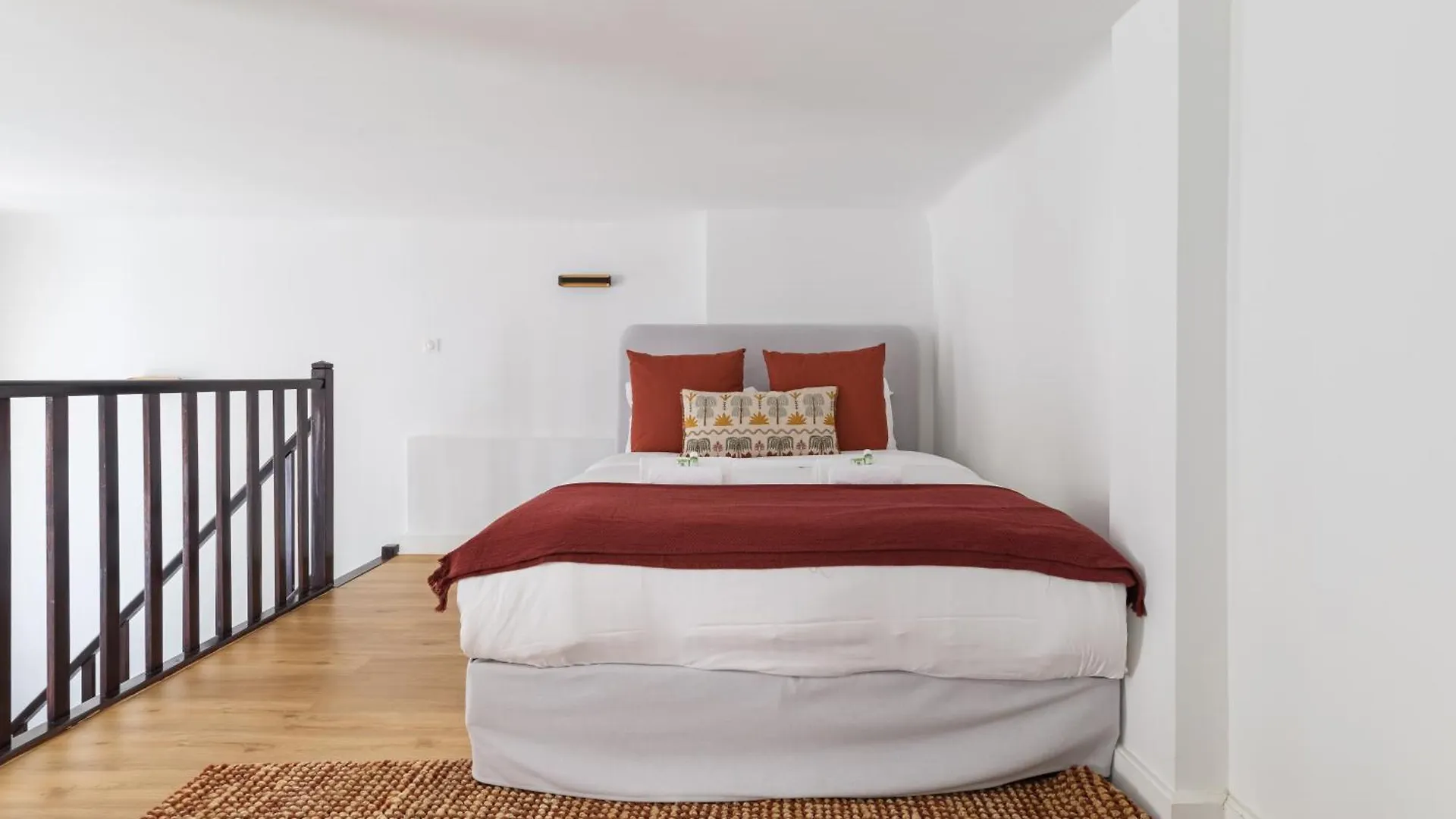 Luxury Apartments - Avenue Montaigne Париж