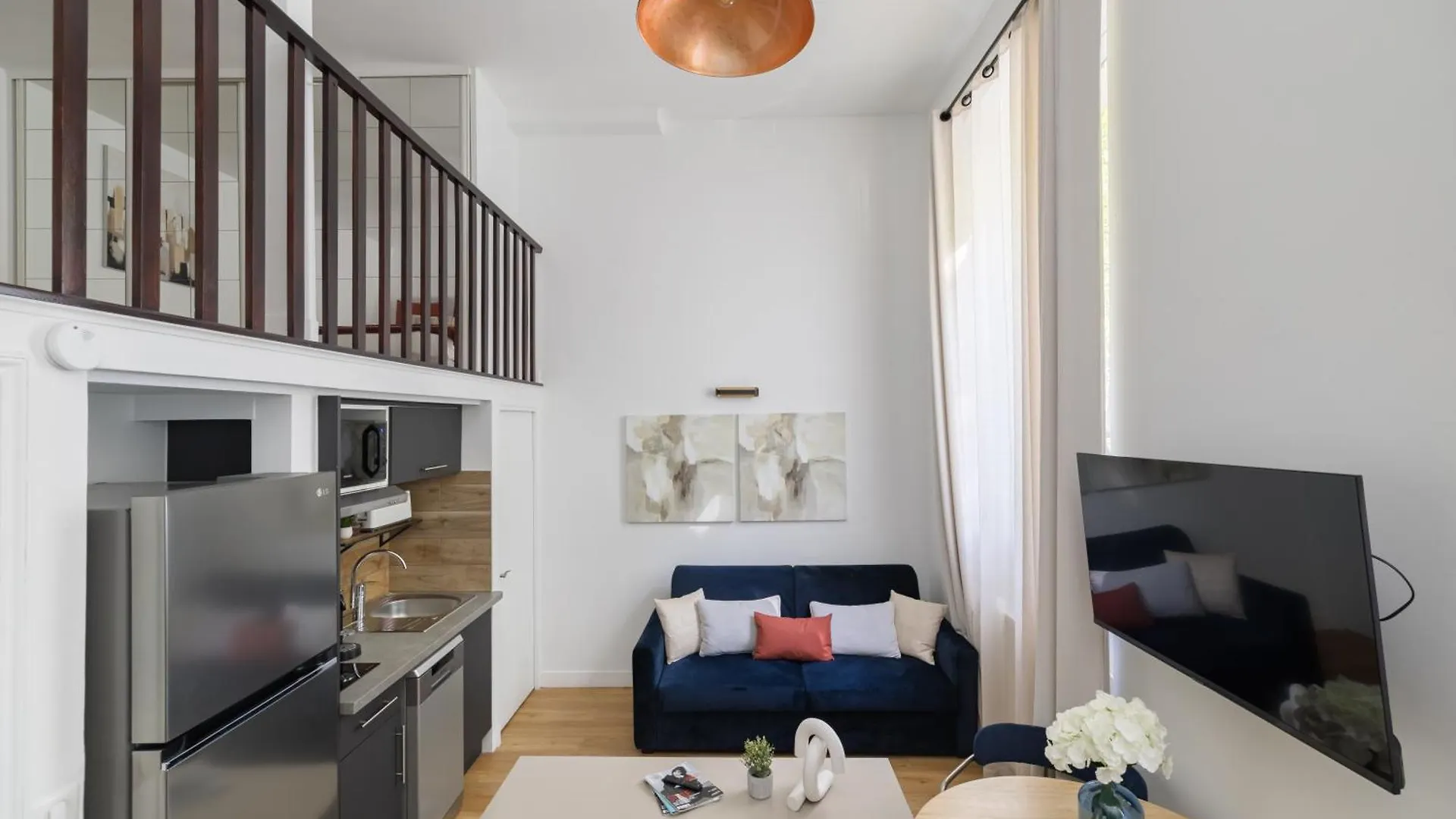 Luxury Apartments - Avenue Montaigne Париж