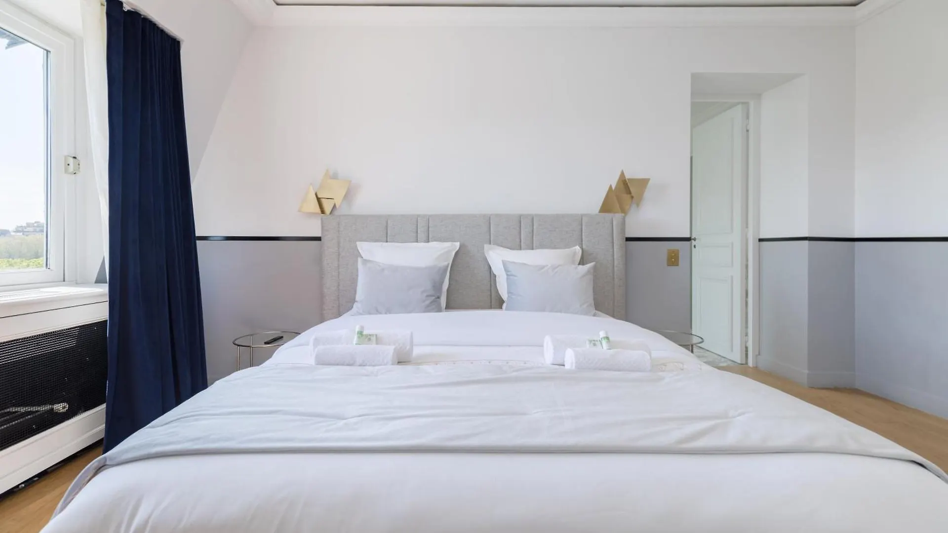 Luxury Apartments - Avenue Montaigne Париж