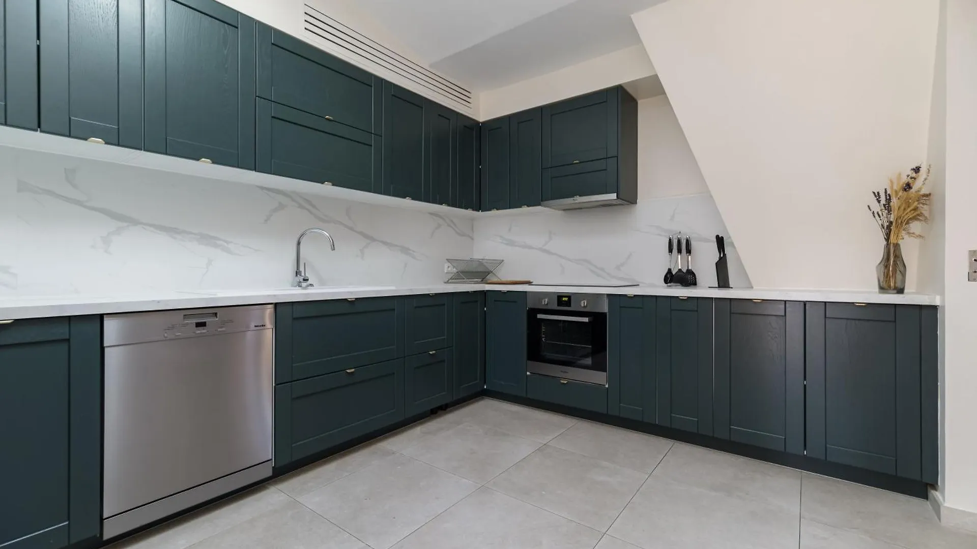 Luxury Apartments - Avenue Montaigne Paris France