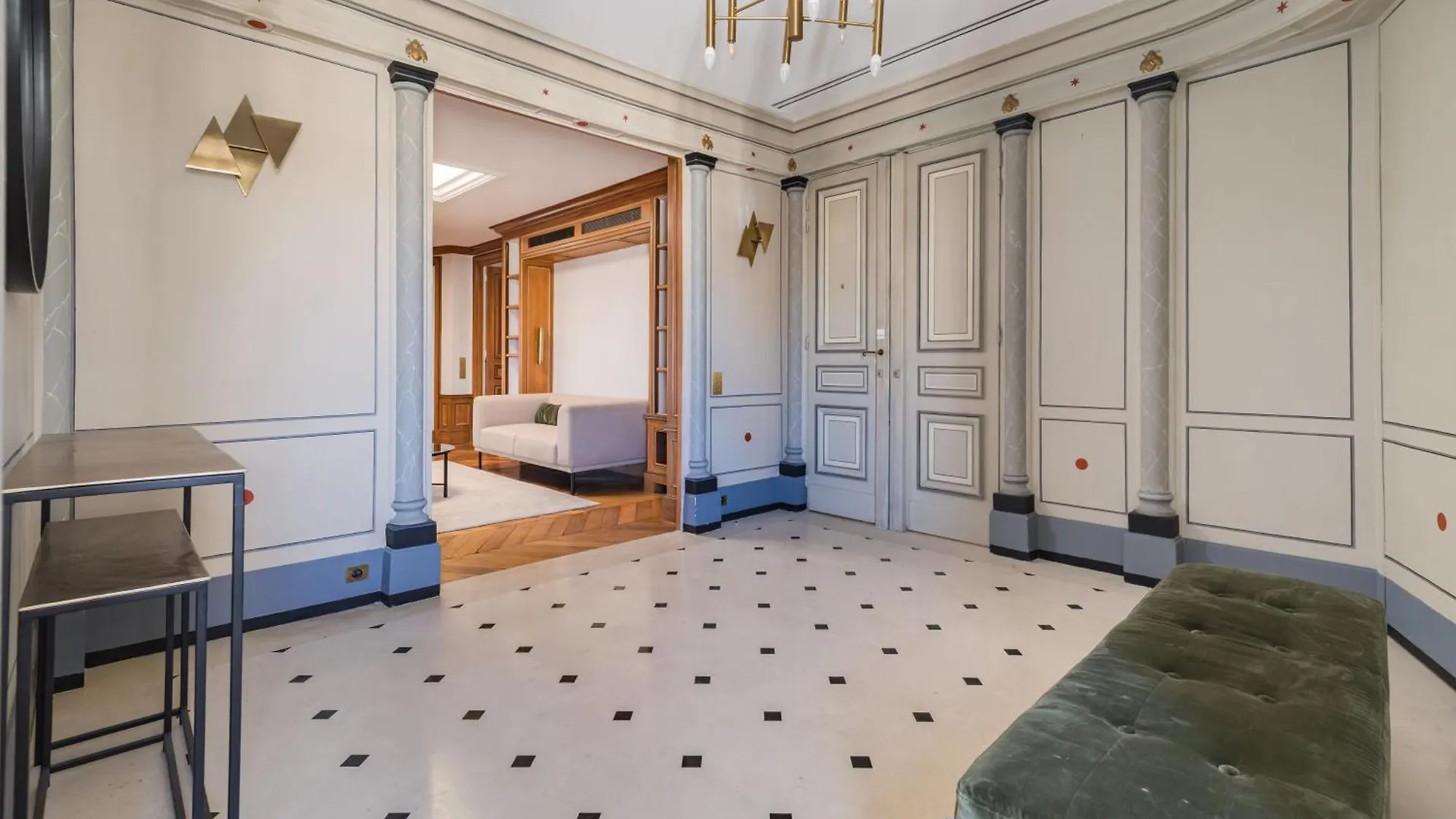 Luxury Apartments - Avenue Montaigne Париж
