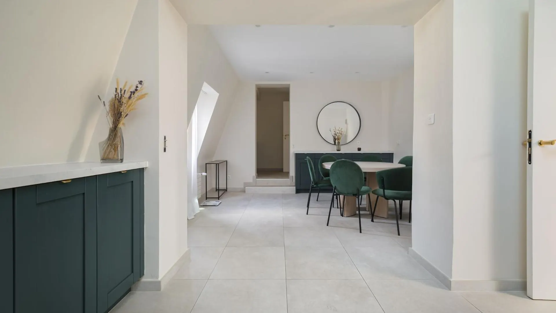 Luxury Apartments - Avenue Montaigne Paris