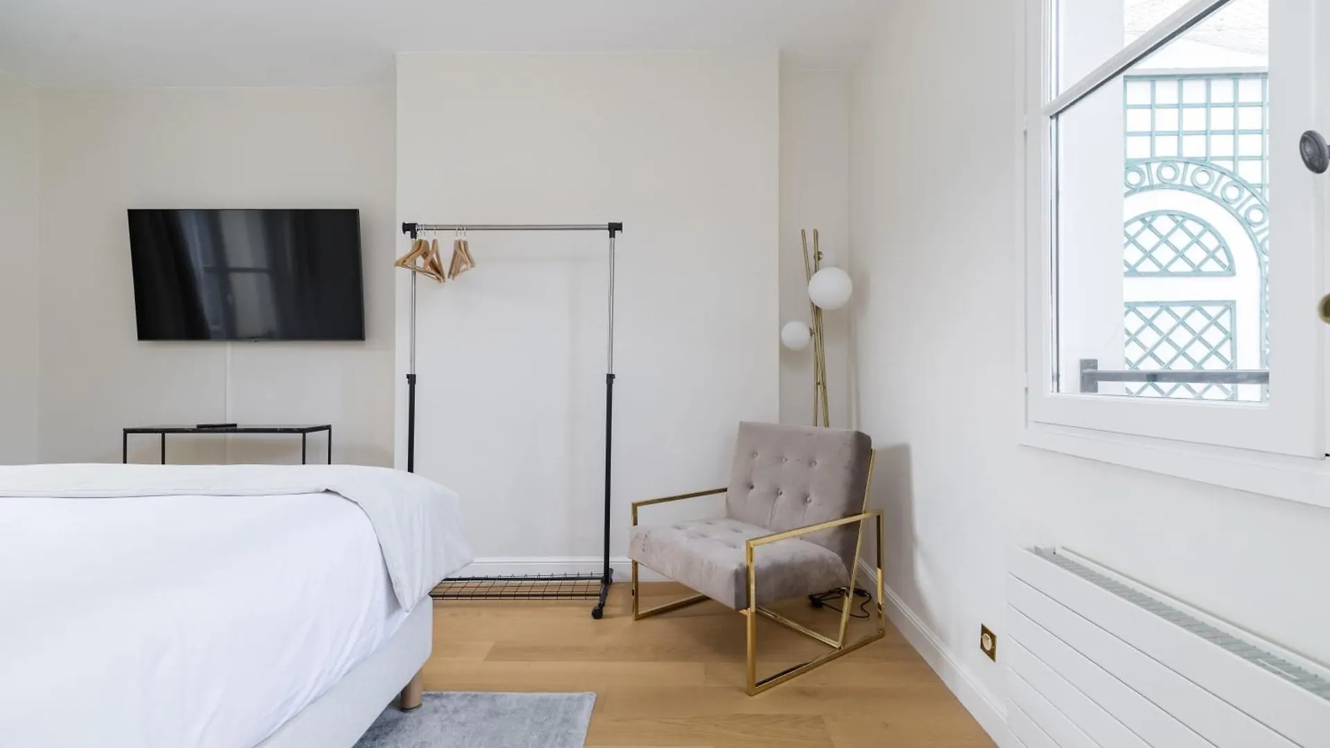 Luxury Apartments - Avenue Montaigne Paris