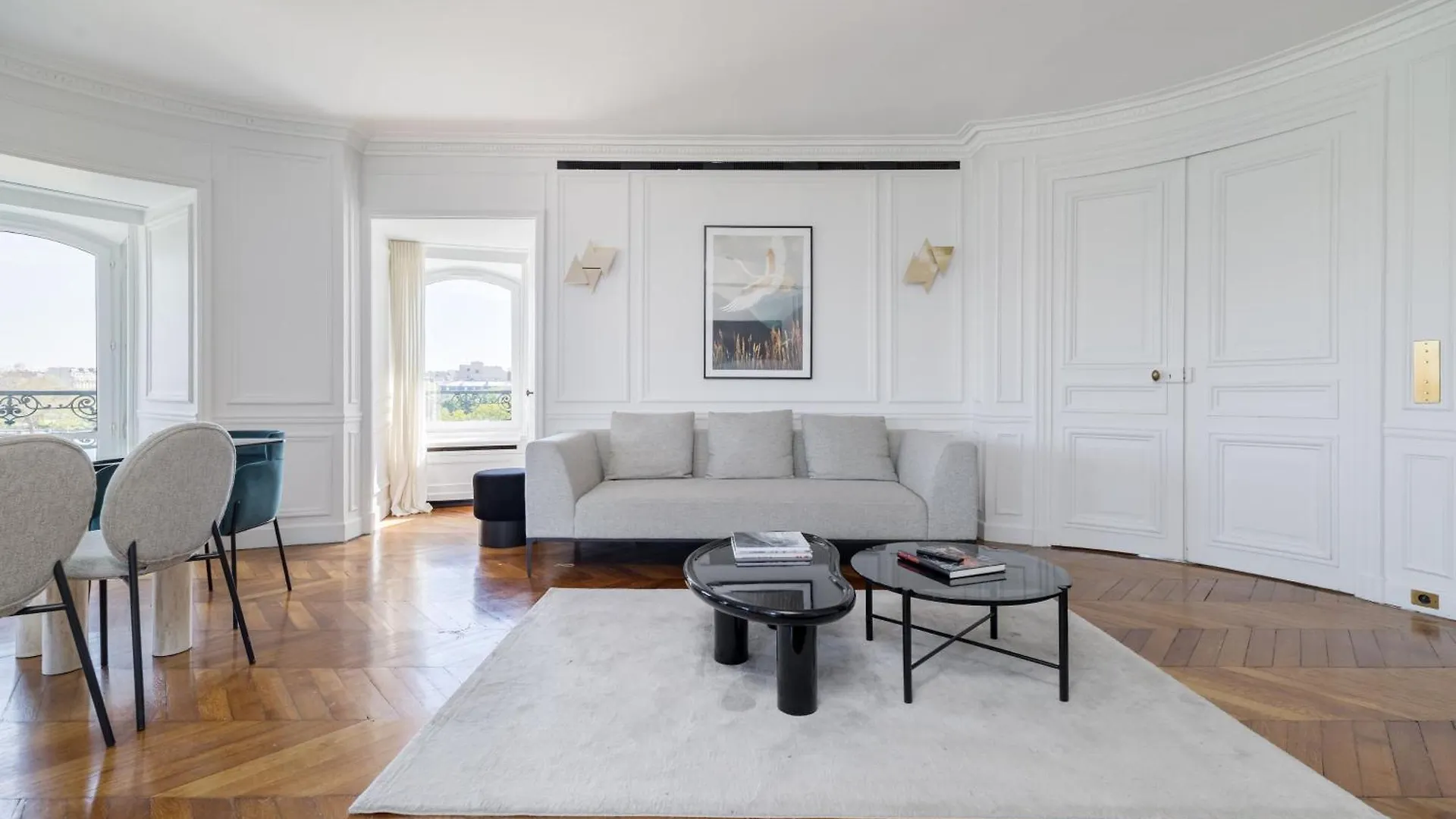 Luxury Apartments - Avenue Montaigne Париж