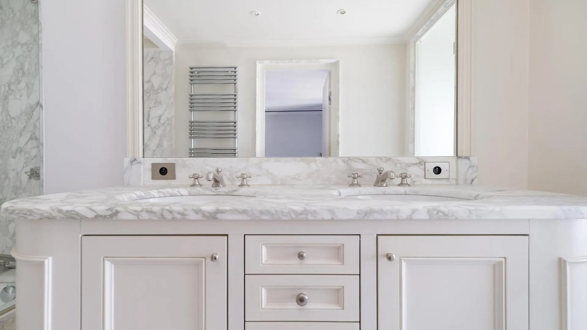 Luxury Apartments - Avenue Montaigne Париж 0*,