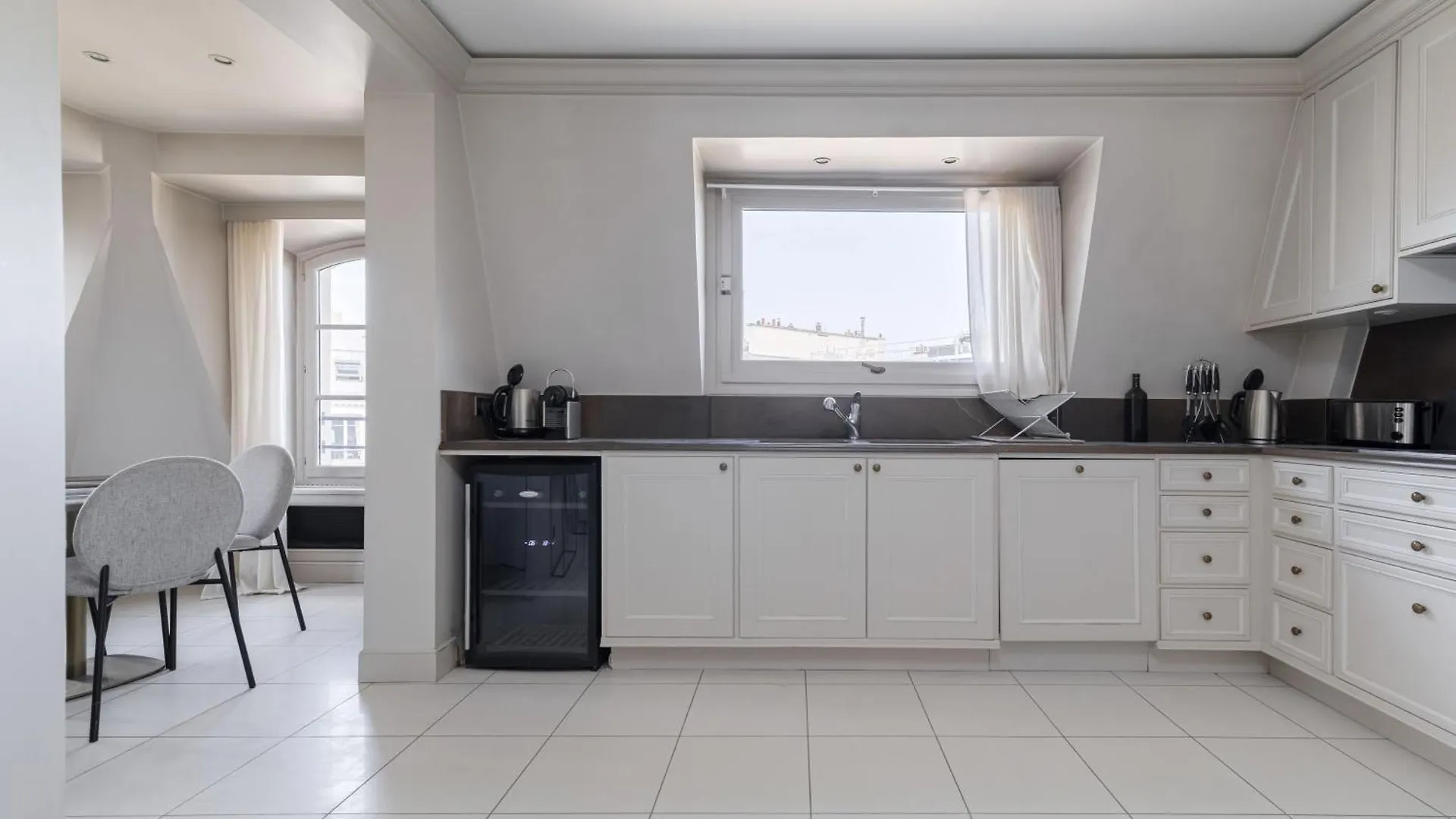 Luxury Apartments - Avenue Montaigne Париж Франция