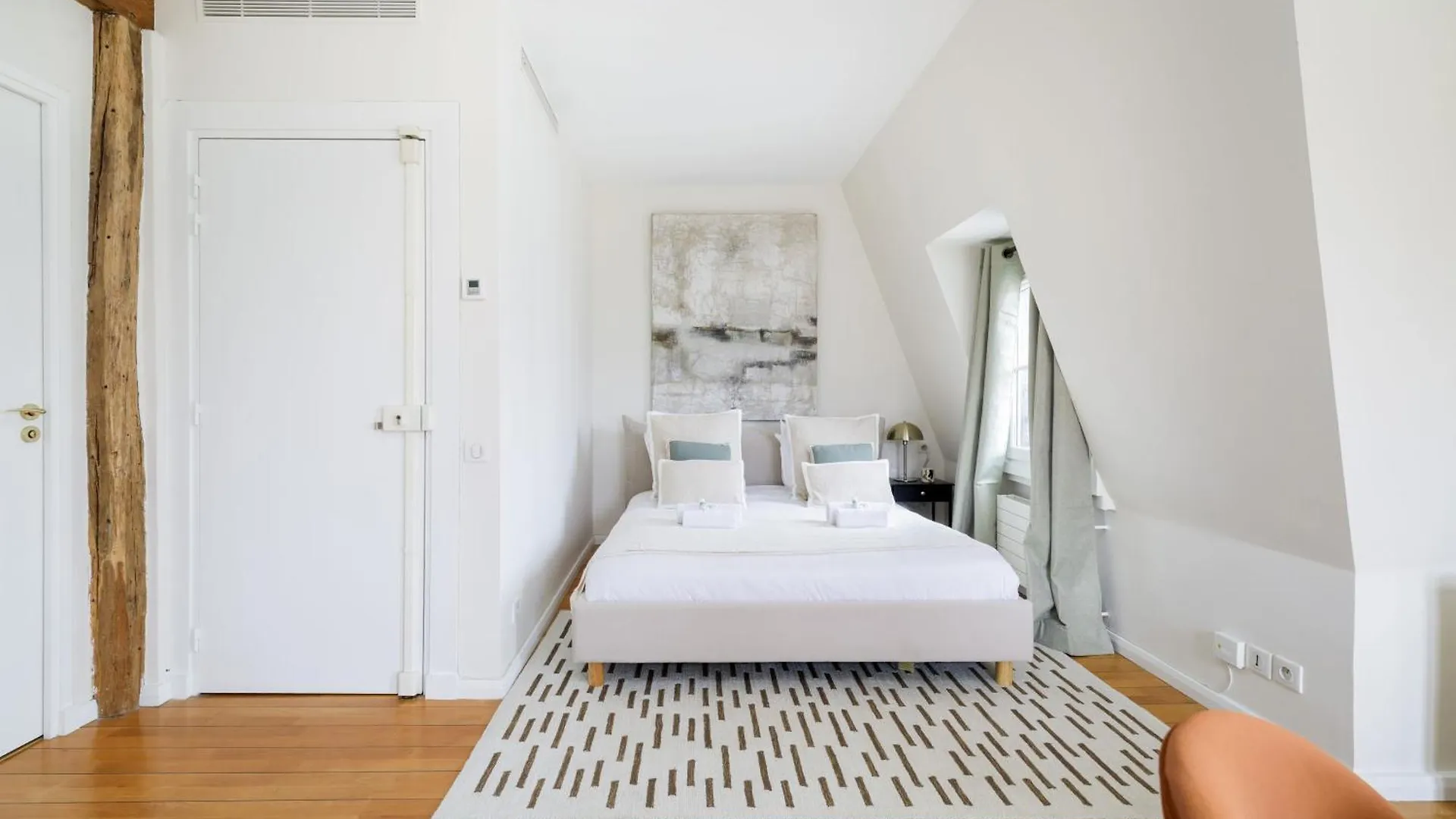 Luxury Apartments - Avenue Montaigne Париж